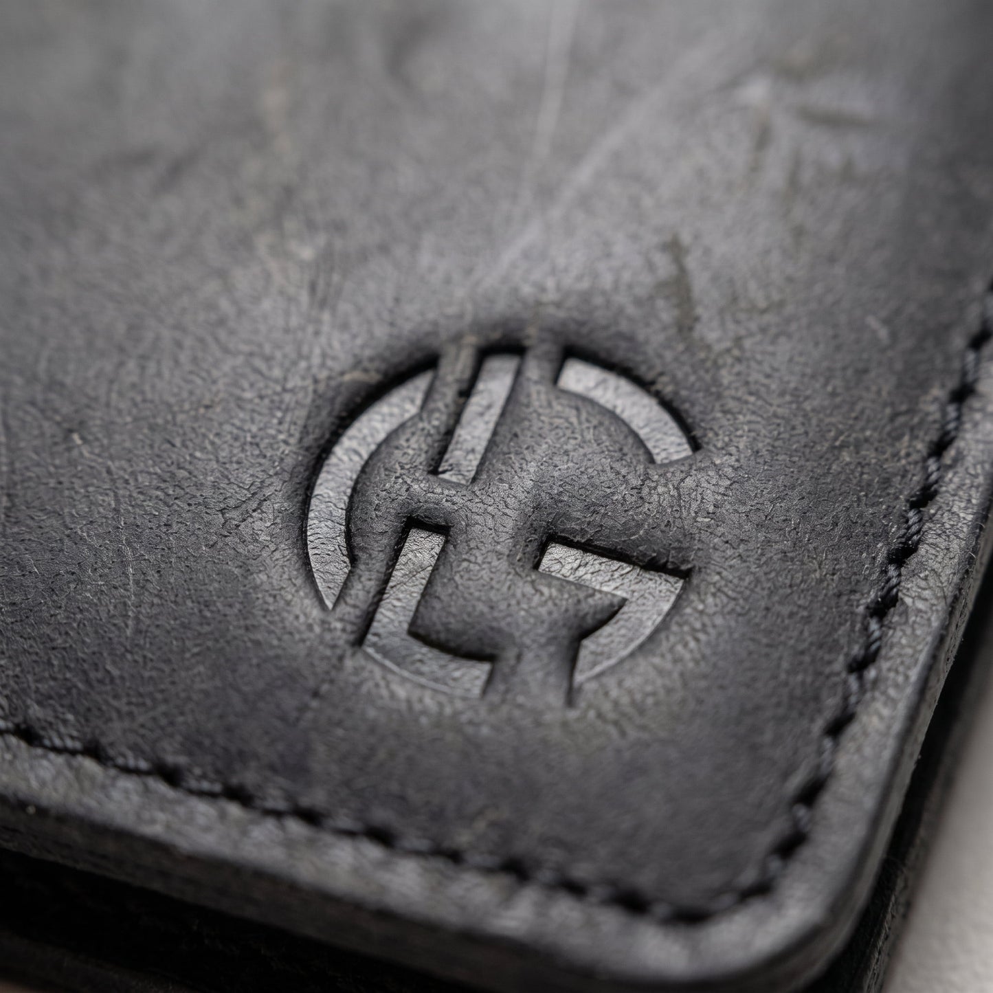 Carbon Classic Premium Vintage  Bifold Wallet